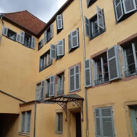 Chez Pauline Apartment